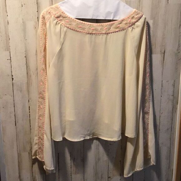 Blouse By blu pepper Size medium - Picture 2 of 8